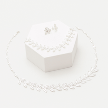Cargar imagen en el visor de la galería, Choker Hojas Dobles