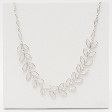 Cargar imagen en el visor de la galería, Choker Hojas Dobles