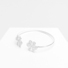 Cargar imagen en el visor de la galería, Esclava Flor Amarilis